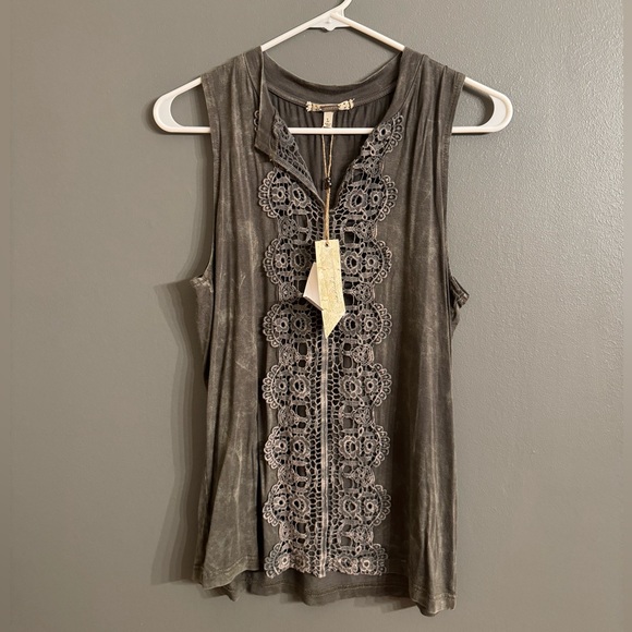 gimmicks by BKE Tops - Buckle Gimmicks Tank Top